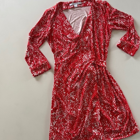 Diane Von Furstenberg-Wrap Dress-Serpent-Simple Tango Red-White-Classic-Size 8 - Picture 3 of 15